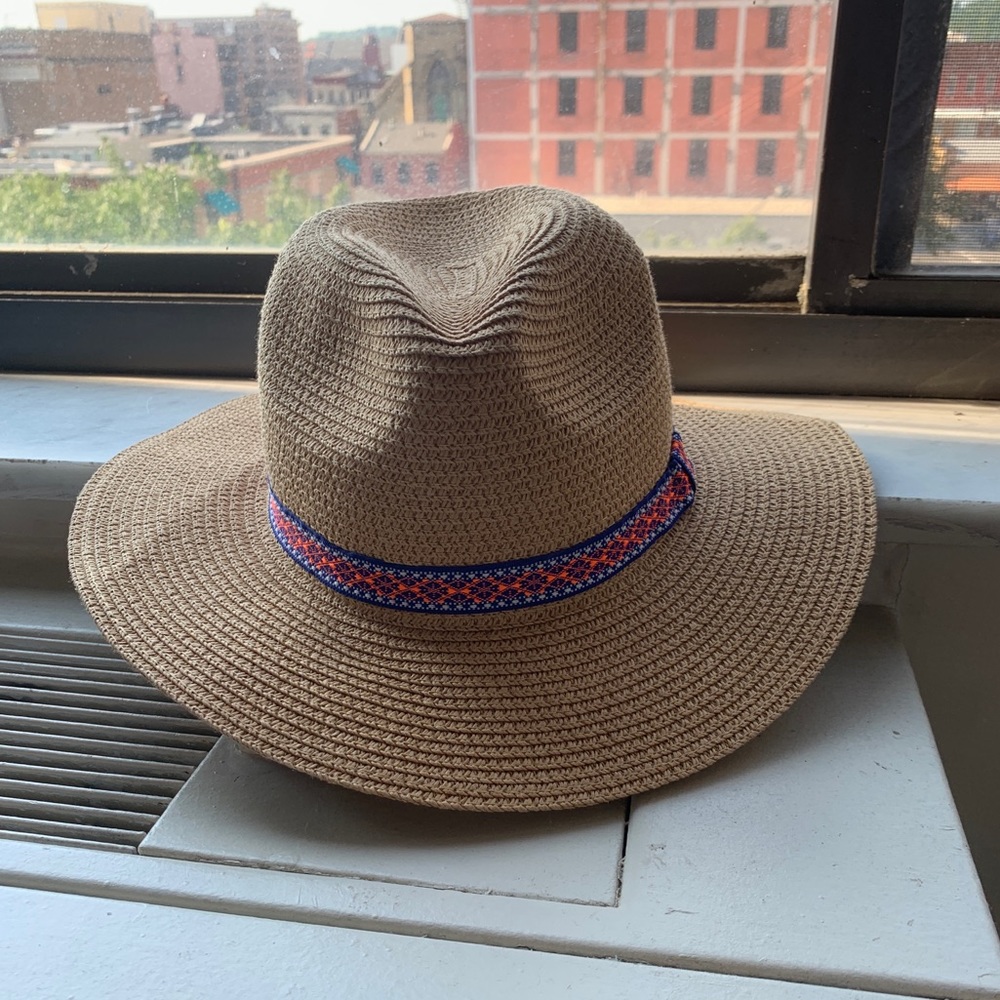 Summer Hat! Never worn-NWT probably size S/M